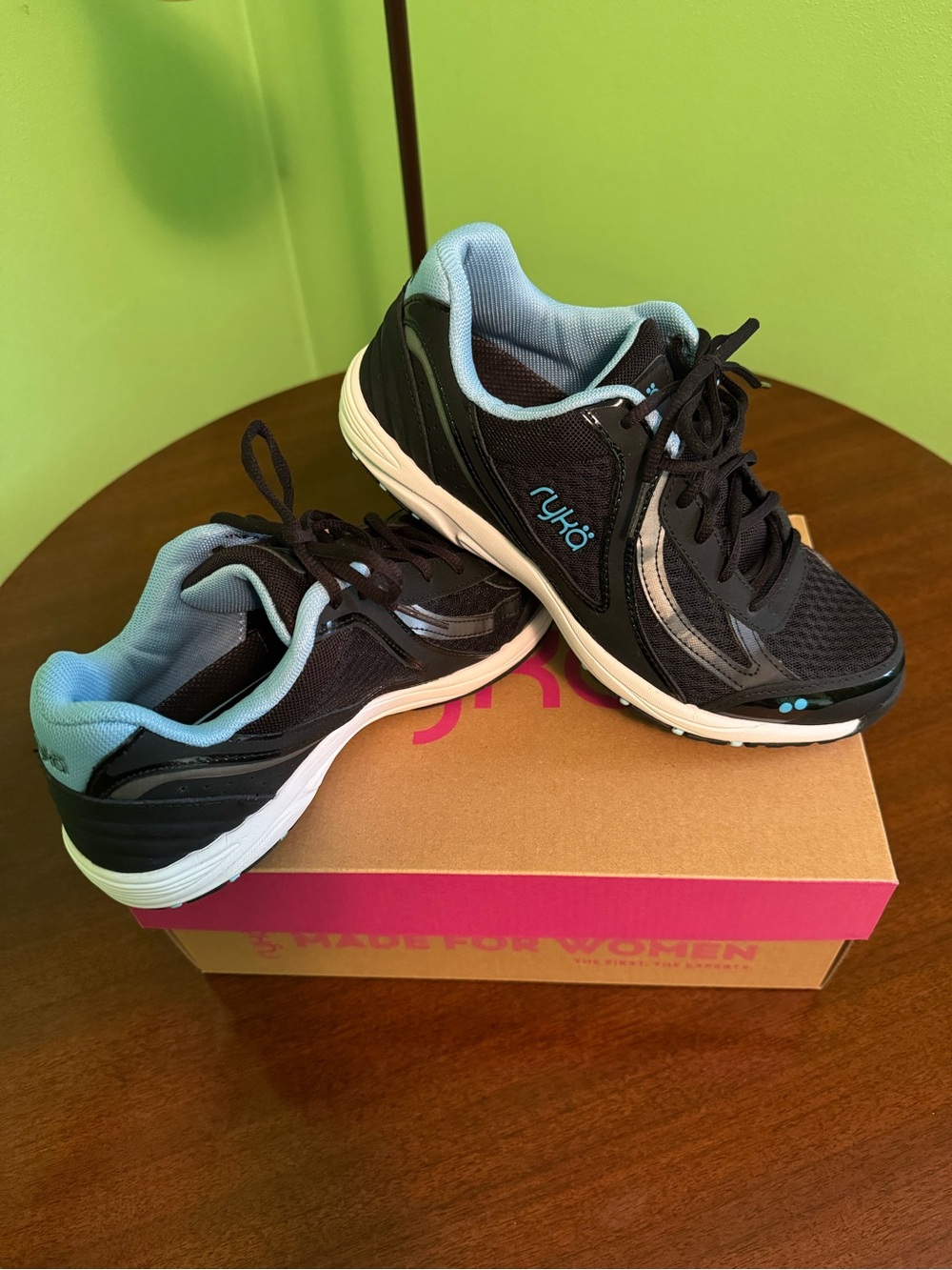 NWT Ryka Women's Dash 3 Walking Sneakers - Size 7